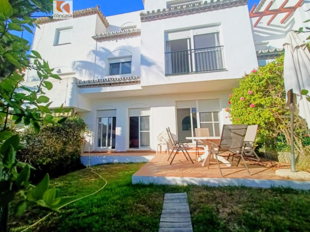 En venta chalet adosado en las lomas Estepona For sale semi-detached house in Las Lomas Estepona