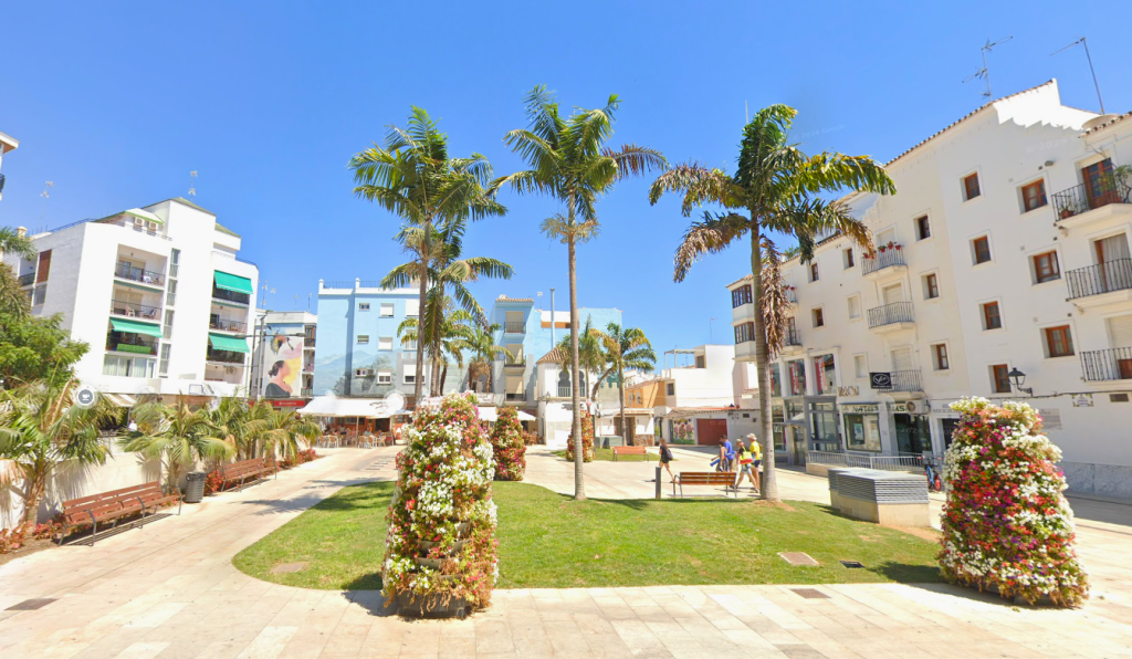 Solar en venta en pleno centro Histórico de Estepona Plot for sale in the historic center of Estepona