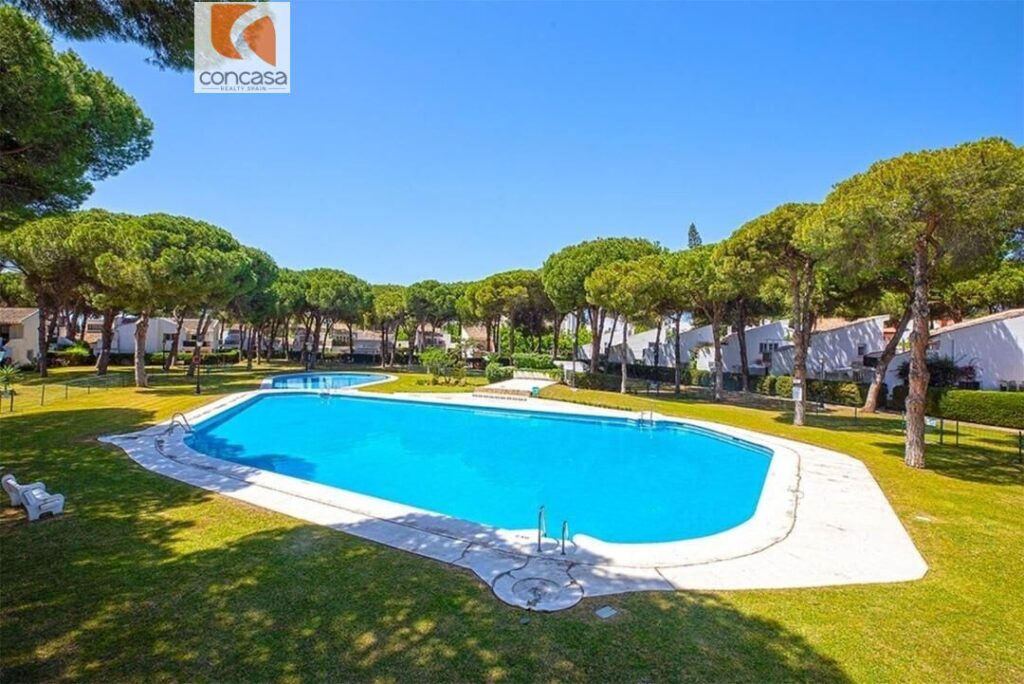 chalet en venta de 4 dormitorios en benamara, estepona 4-bedroom villa for sale in benamara, estepona en españa