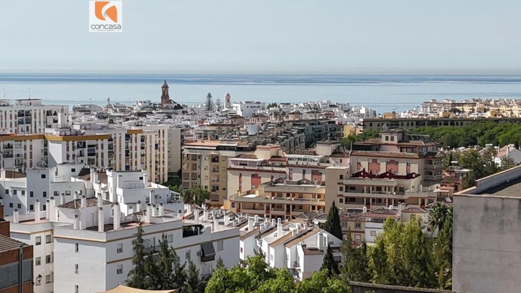 apartamento de 2 dormitorios con terraza y vistas en zona residencial de estepona 2-Bedroom apartment with terrace and views in a residential area of estepona en españa