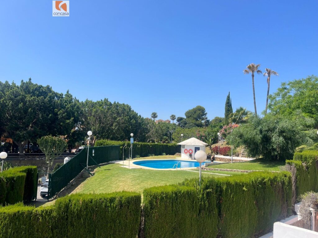 casa adosada en venta frente a la playa del cristo – estepona townhouse for sale in front of playa del cristo – estepona