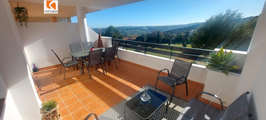 apartamento en alquiler larga temporada en hacienda de casares apartment for rent with sea and golf views en españa