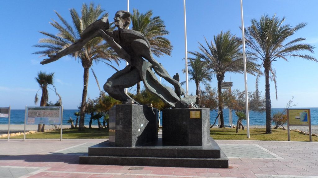 sabinillas-monumento